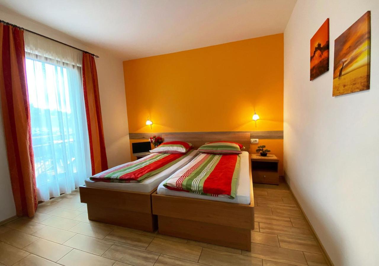 Guesthouse Mesec Zaplana Верхника Экстерьер фото