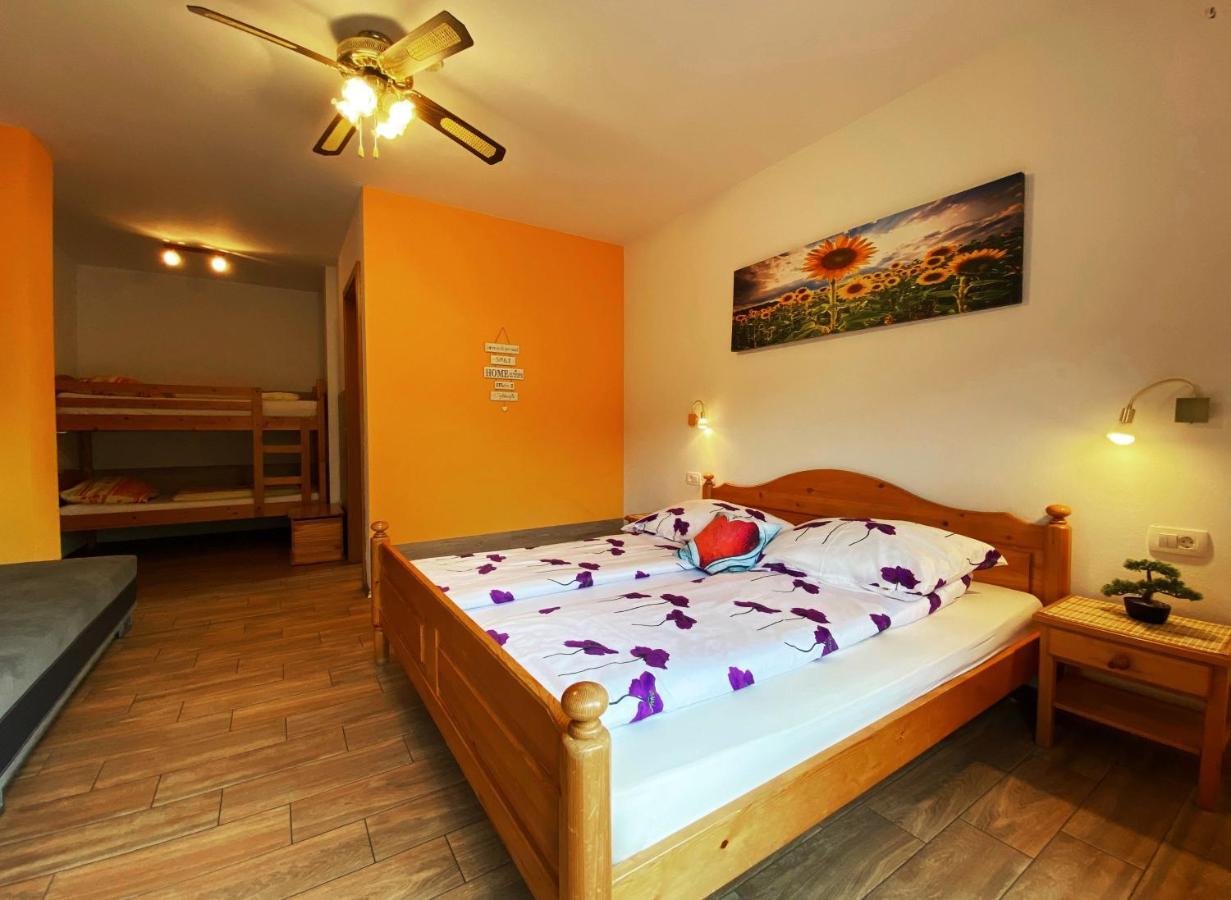 Guesthouse Mesec Zaplana Верхника Экстерьер фото