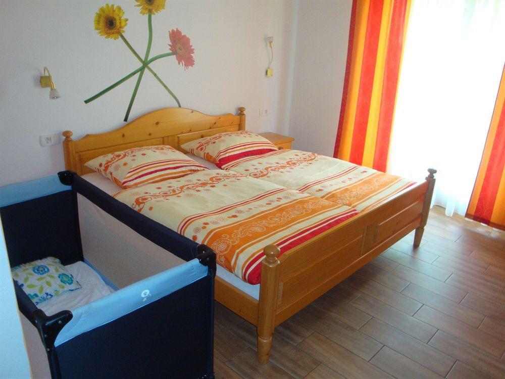 Guesthouse Mesec Zaplana Верхника Экстерьер фото